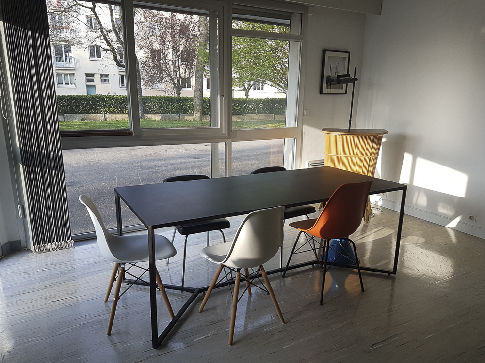 Le bureau et la salle de formation de l'agence Oulaoups à Rennes.